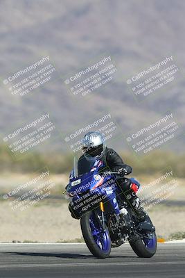 media/Oct-30-2025-Racers Edge (Thu) [[dabbdaf680]]/3-B Group/Session 2 (Turn 14)/